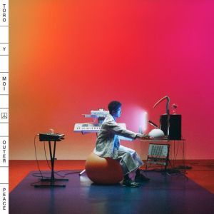 capa de outer space de toro y moi