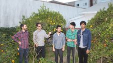 Foto da banda californiana Young Hunting para resenha do álbum "True Believers"