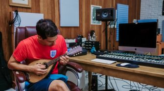 Foto de Paulo Víto (PV), da banda Comida de Foguete, para entrevista