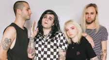 Foto Deb and The Mentals para resenha do single "Asfixia"