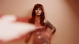 Foto de Jenny Lewis para resenha do álbum "On the Line"