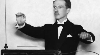 Foto de Leo Theremin para coluna 7 Canções com sons de Theremin