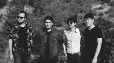 Foto da banda californiana Cold Showers para resenha do álbum "Motionless"