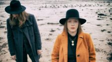 Foto de Rachel Goswell e Steve Clarke para resenha do álbum The Soft Cavalry