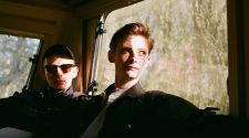 Foto do duo Cassels para resenha do álbum The Perfect Ending