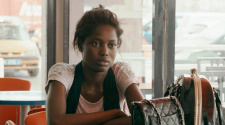 Mame Bineta Sane em cena do filme Atlantique