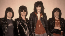 Foo dos Ramones para especial sobre 40 anos de End of the Century