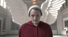Elisabeth Moss em imagem da quarta temporada de The Handmaid's Tale