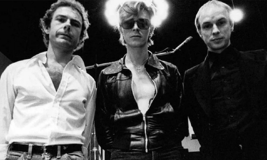 Brian Eno com David Bowie e Robert Fripp