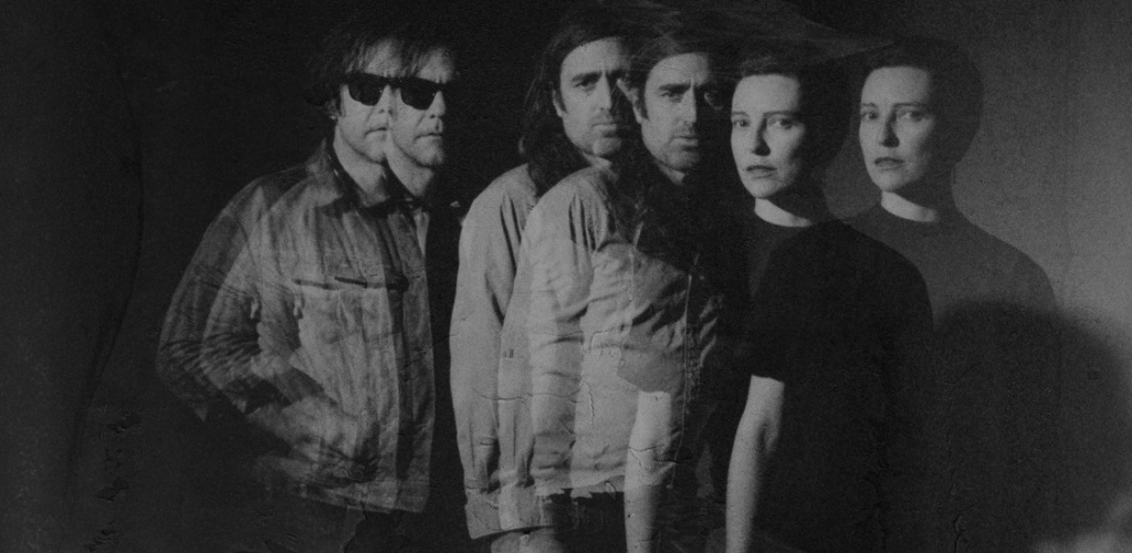 Foto da banda A Place to Bury Strangers em 2021