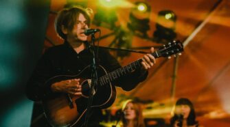 Bernard-Butler-anuncia-Good-Grief-lanca-Camber-Sands