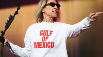 kim-gordon-no-palco-do-popload